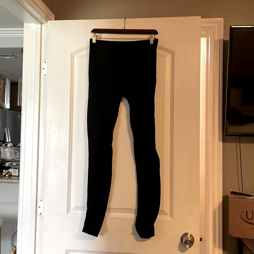 Blanqi Black Hipster Cuffed Leggings